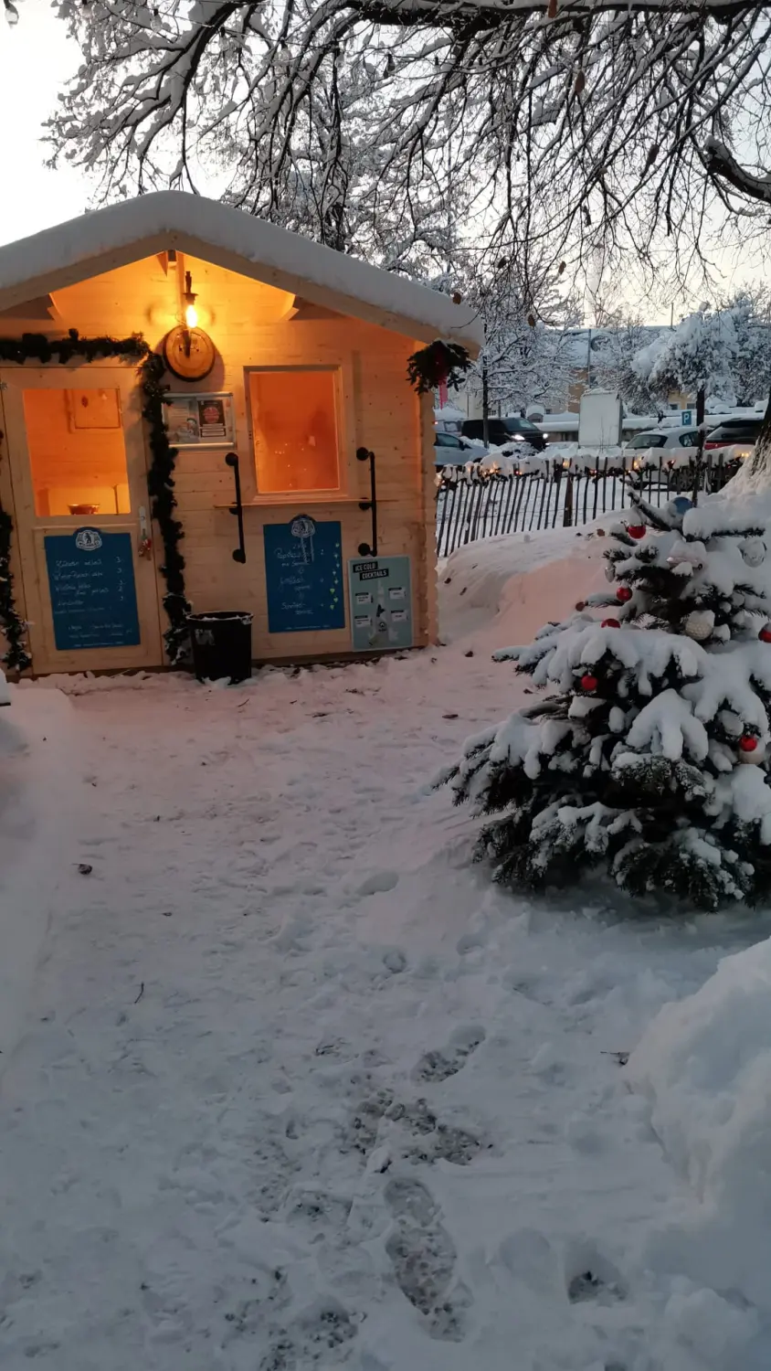 Gasthof zur Post, Restaurant im Freien im Winter